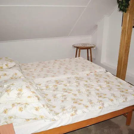 Six Bedroom Holiday In *