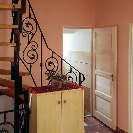 Apartamento Six Bedroom Holiday In *