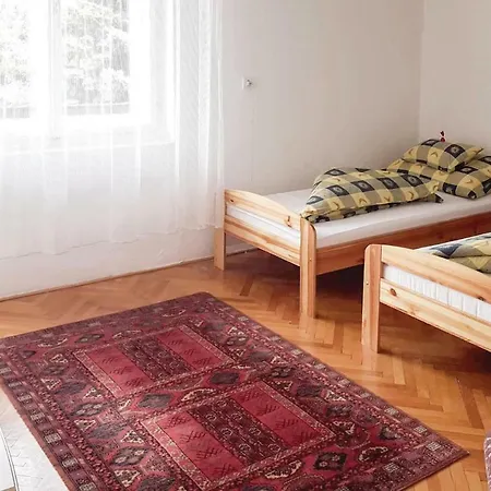 Apartamento Six Bedroom Holiday In Siófok